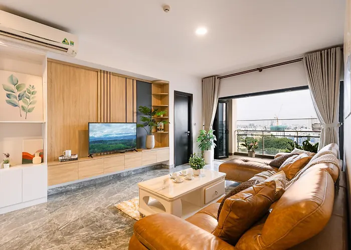 2-3 Bedroom Apartment In District 1 Free Pool Gym Sauna