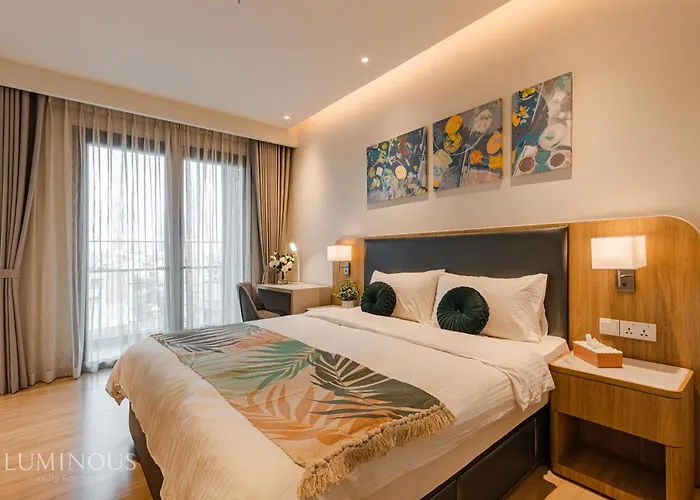 2-3 Bedroom Apartment In District 1 Free Pool Gym Sauna
